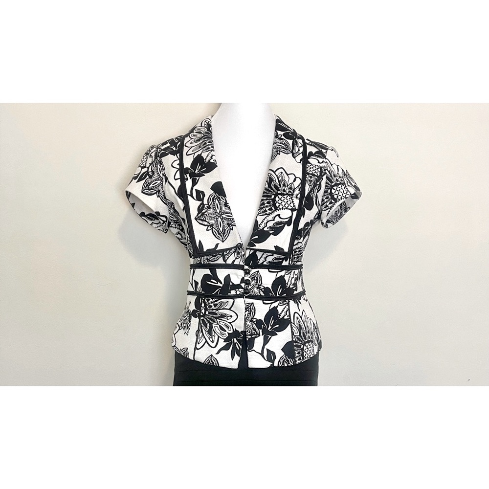 White House Black Market WHBM Blazer Floral Sz 2